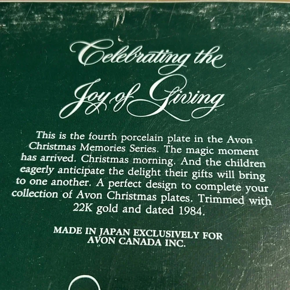 1984 AVON 9” PORCELINE 22 K  gold trim! EXCELLENT CONDITION. JOY OF GIVING - Picture 4 of 11